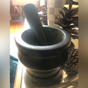 Black Mortar and Pestle Set